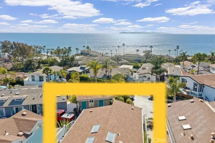 The F2 beach home gazes directly to the ocean and Catalina Island. 180° panorama "sea" across the Ocean to Sta. Catalina Island and north to Rancho Palos Verdes