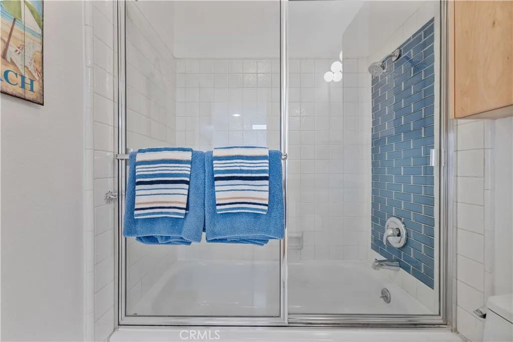 4222 Troost Avenue 21, Studio City, California 91604 home-pic-27
