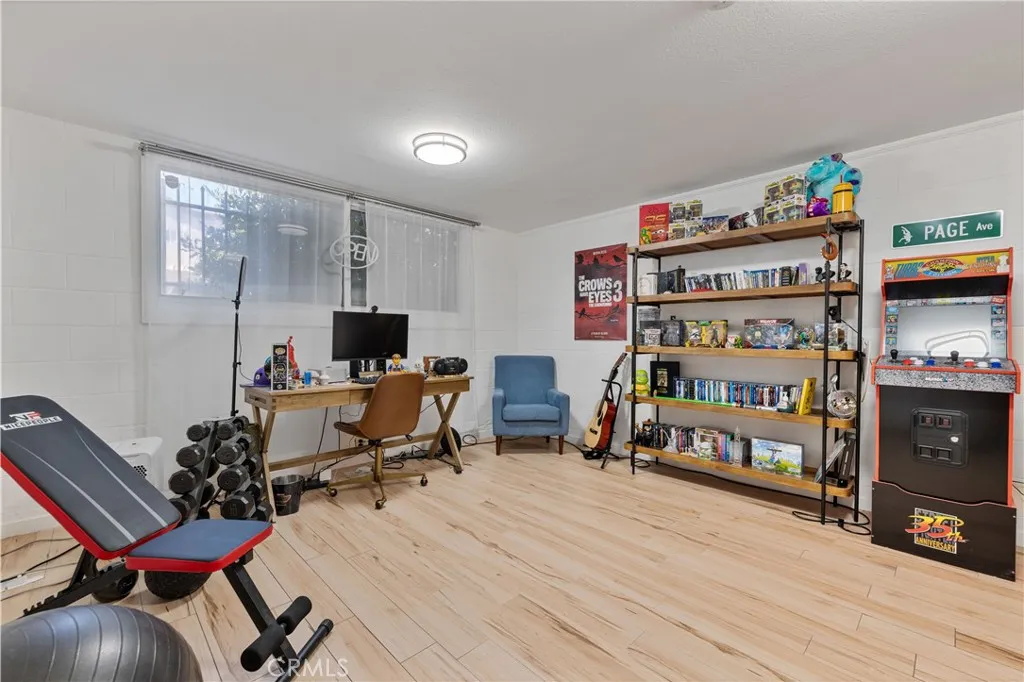 4222 Troost Avenue 21, Studio City, California 91604 home-pic-30