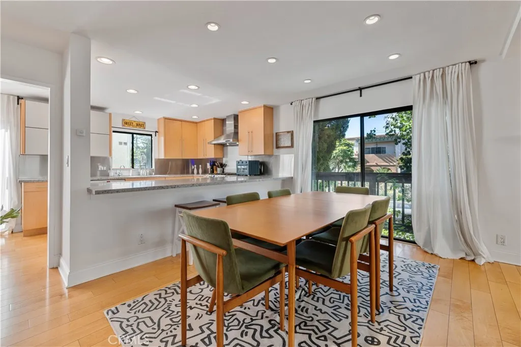 4222 Troost Avenue 21, Studio City, California 91604 home-pic-6