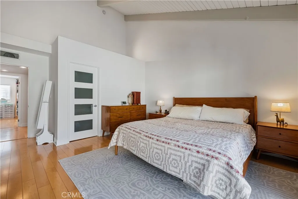 4222 Troost Avenue 21, Studio City, California 91604 home-pic-16