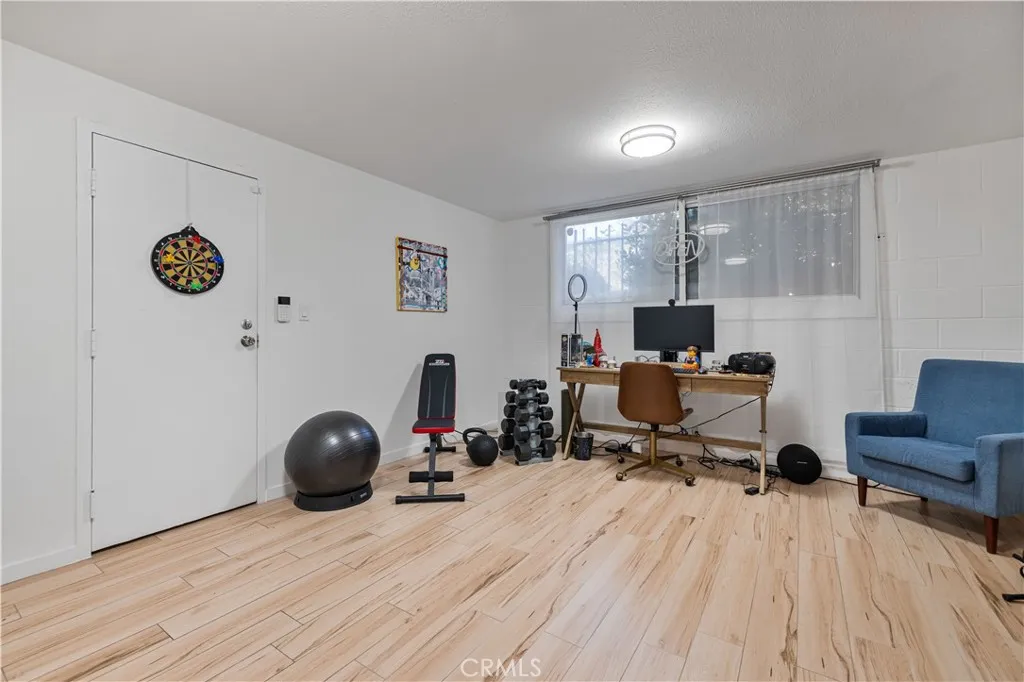 4222 Troost Avenue 21, Studio City, California 91604 home-pic-28