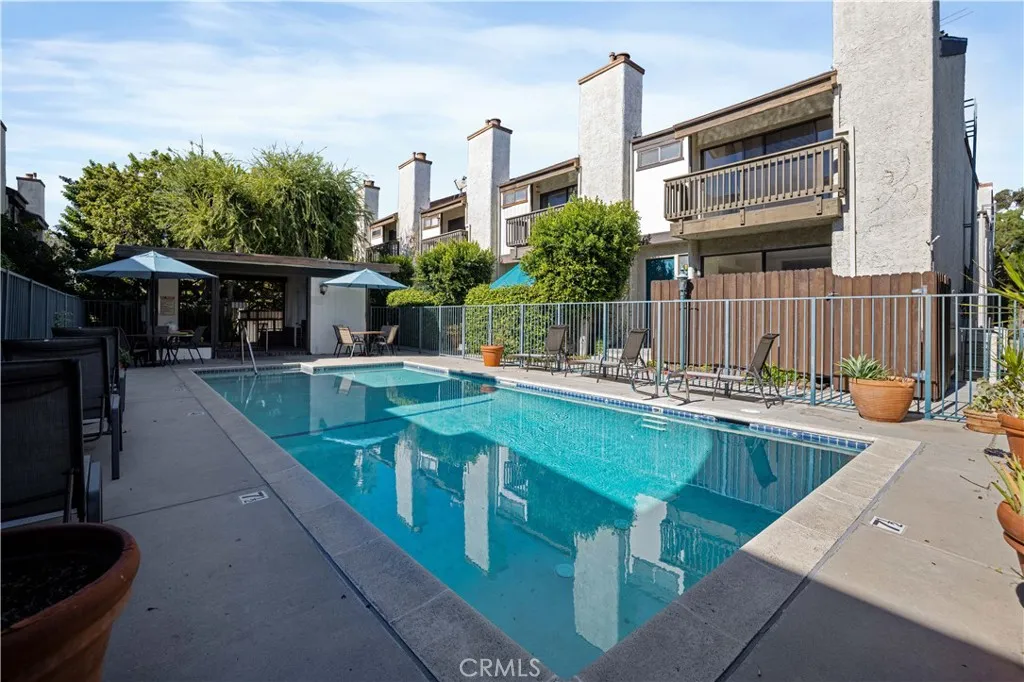 4222 Troost Avenue 21, Studio City, California 91604 home-pic-32