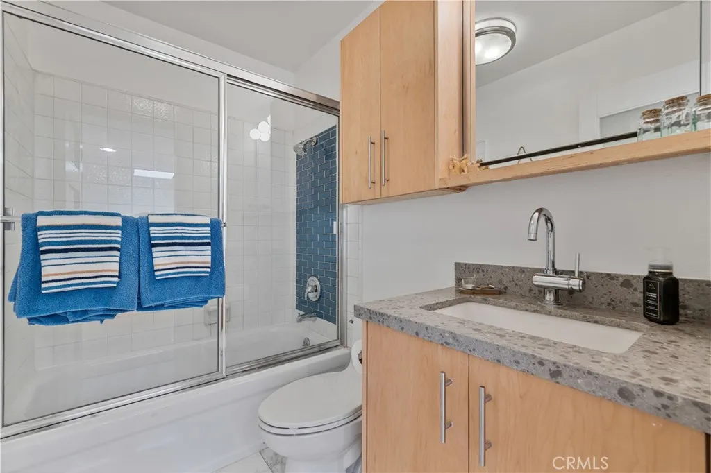 4222 Troost Avenue 21, Studio City, California 91604 home-pic-26