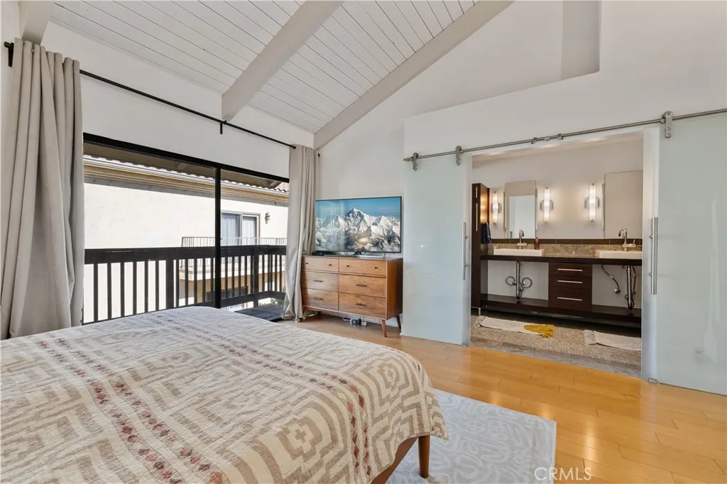 4222 Troost Avenue 21, Studio City, California 91604 home-pic-14