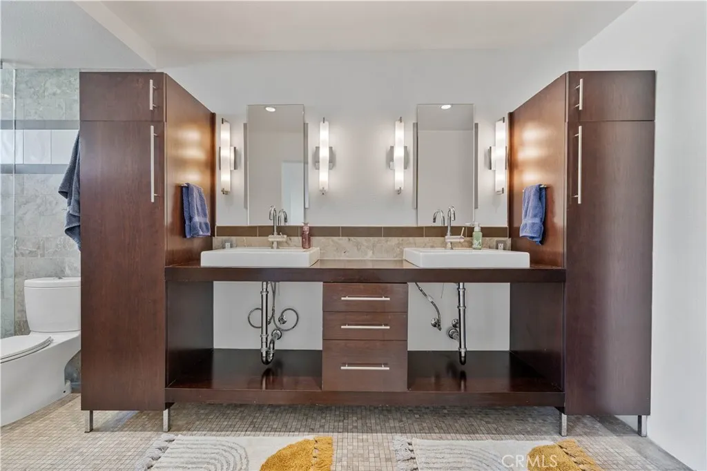 4222 Troost Avenue 21, Studio City, California 91604 home-pic-18