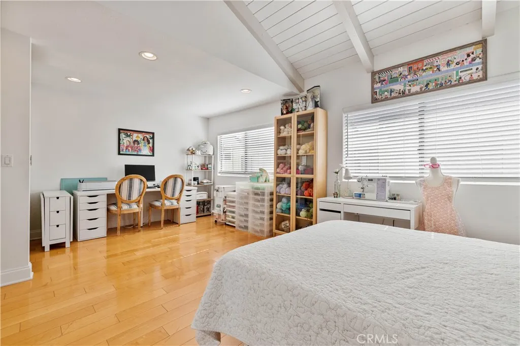 4222 Troost Avenue 21, Studio City, California 91604 home-pic-24