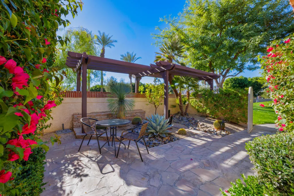 100 Barcelona Lane, Palm Desert, California 92211 home-pic-3