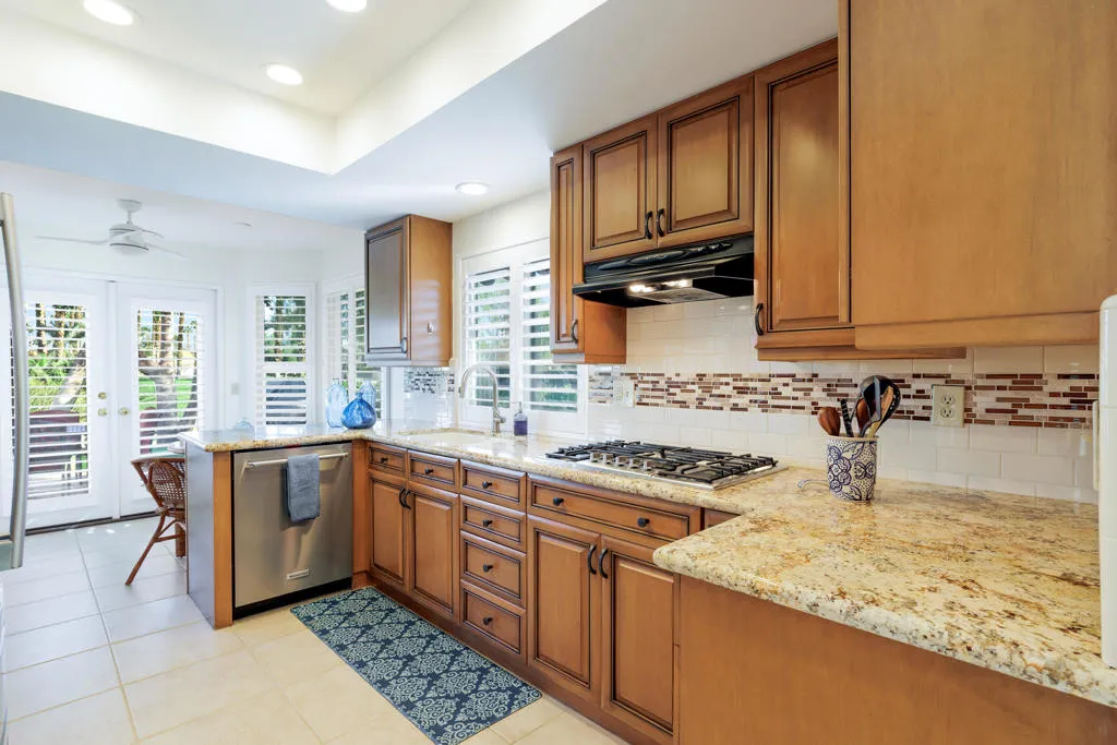 100 Barcelona Lane, Palm Desert, California 92211 home-pic-14