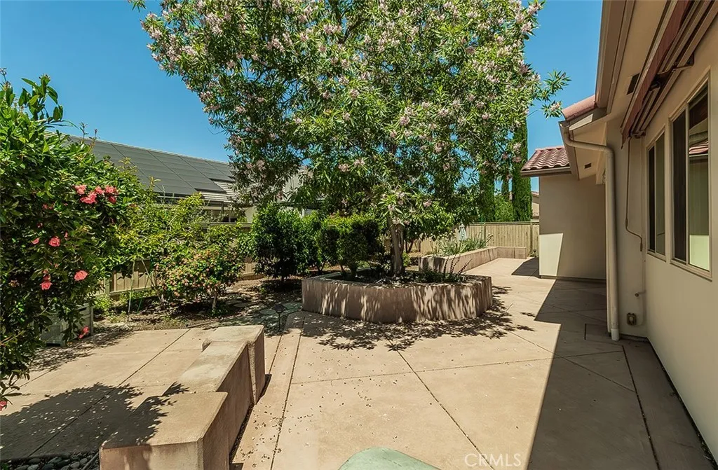 1562 N Empire Lane, Clovis, California 93619 home-pic-42