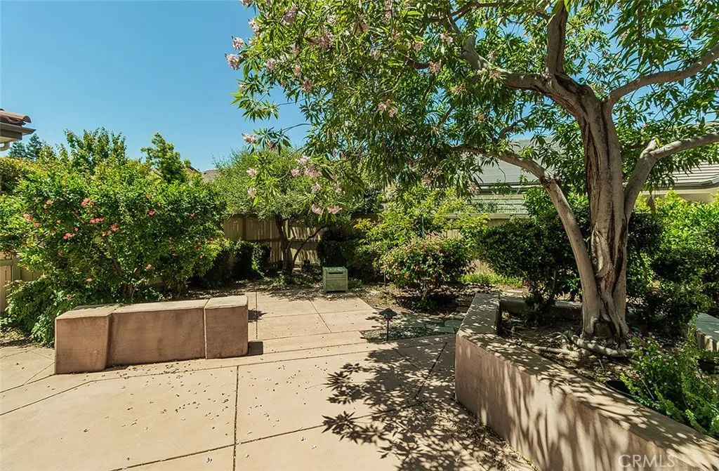 1562 N Empire Lane, Clovis, California 93619 home-pic-43