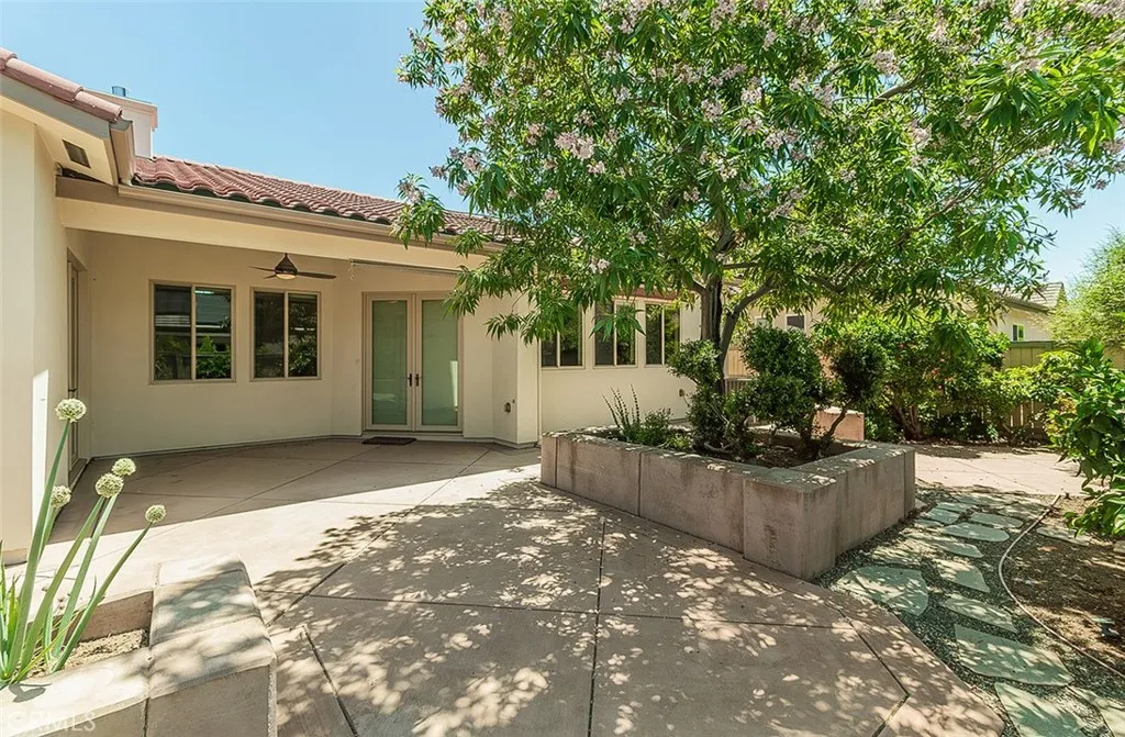 1562 N Empire Lane, Clovis, California 93619 home-pic-40