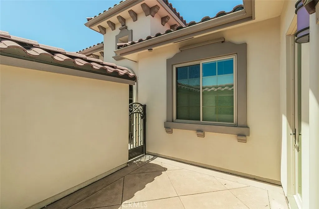 1562 N Empire Lane, Clovis, California 93619 home-pic-31