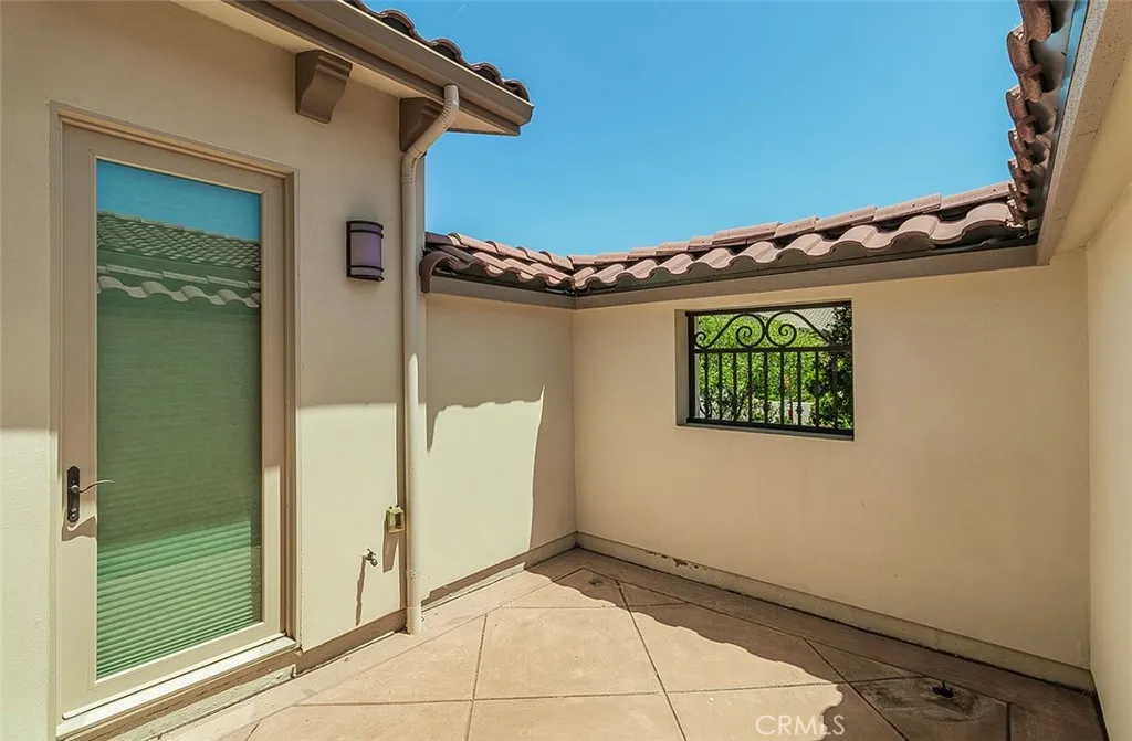1562 N Empire Lane, Clovis, California 93619 home-pic-30