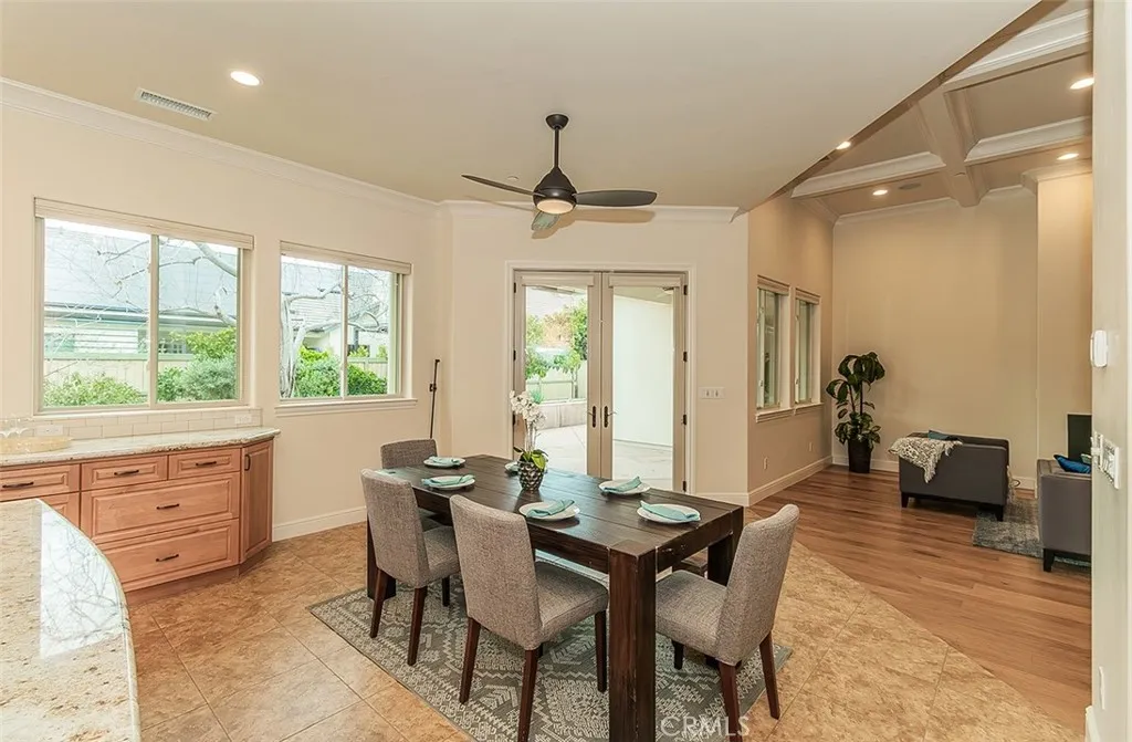 1562 N Empire Lane, Clovis, California 93619 home-pic-16