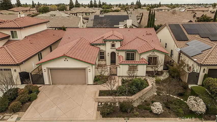 1562 N Empire Lane, Clovis, California 93619