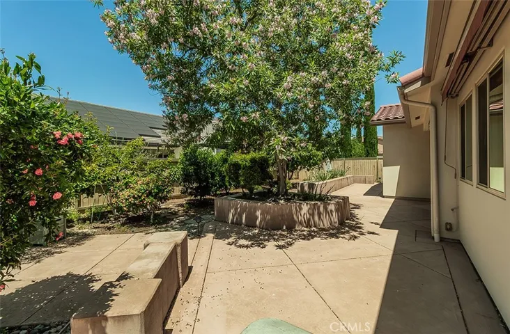 1562 N Empire Lane, Clovis, California 93619