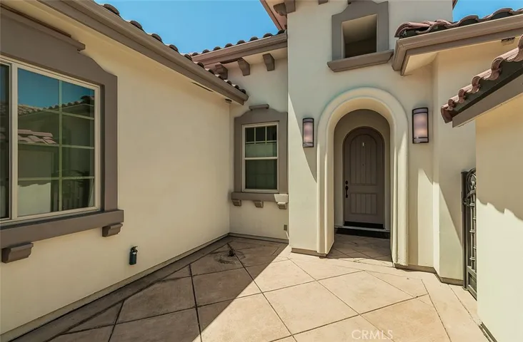 1562 N Empire Lane, Clovis, California 93619
