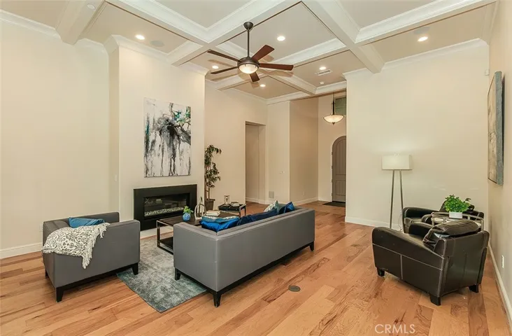 1562 N Empire Lane, Clovis, California 93619