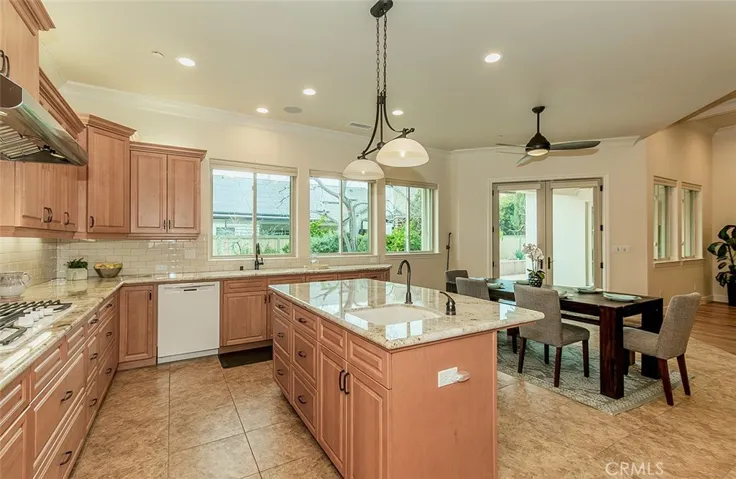 1562 N Empire Lane, Clovis, California 93619