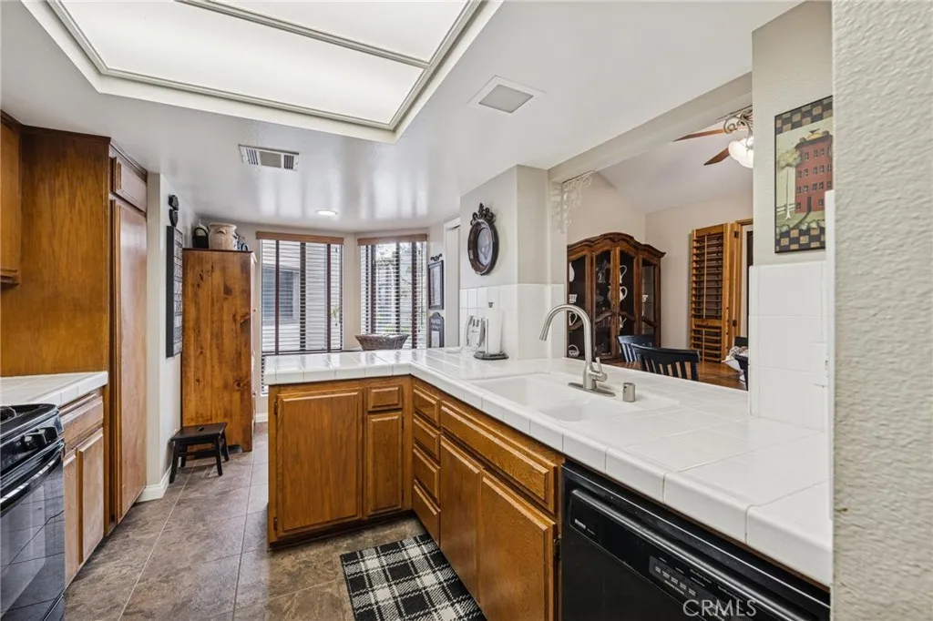437 E Palm 308, Burbank, California 91501 home-pic-21