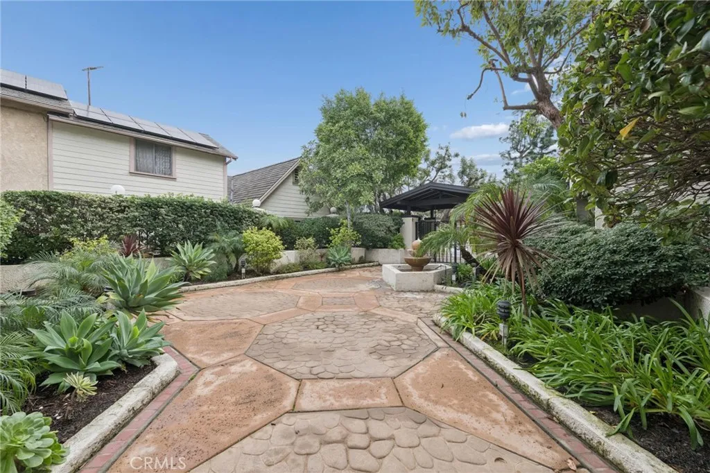 437 E Palm 308, Burbank, California 91501 home-pic-2