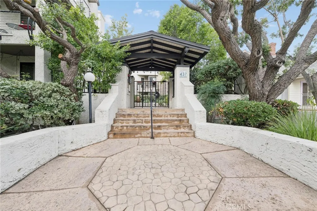 437 E Palm 308, Burbank, California 91501 home-pic-1