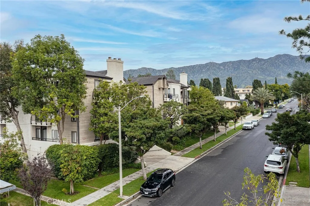 437 E Palm 308, Burbank, California 91501 home-pic-39