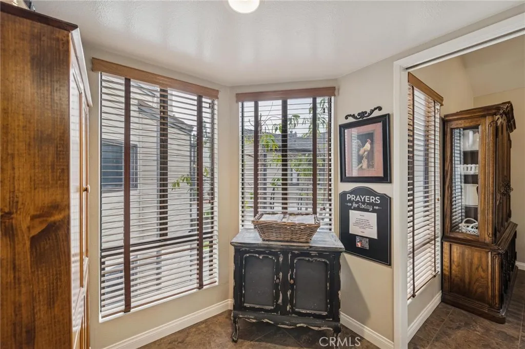 437 E Palm 308, Burbank, California 91501 home-pic-22