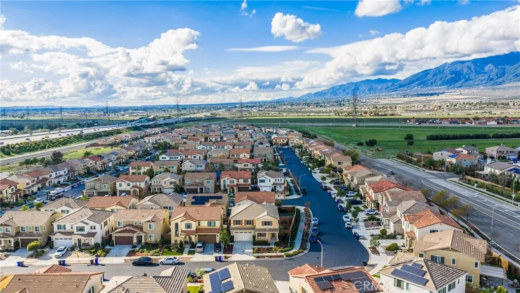 6340 Bluestone, Fontana, California 92336 home-pic-15