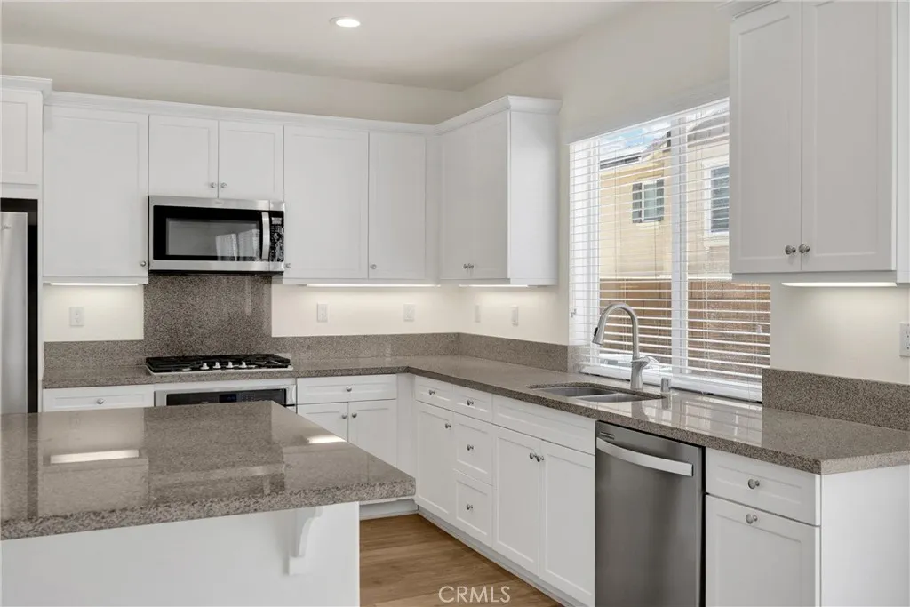 6340 Bluestone, Fontana, California 92336 home-pic-27