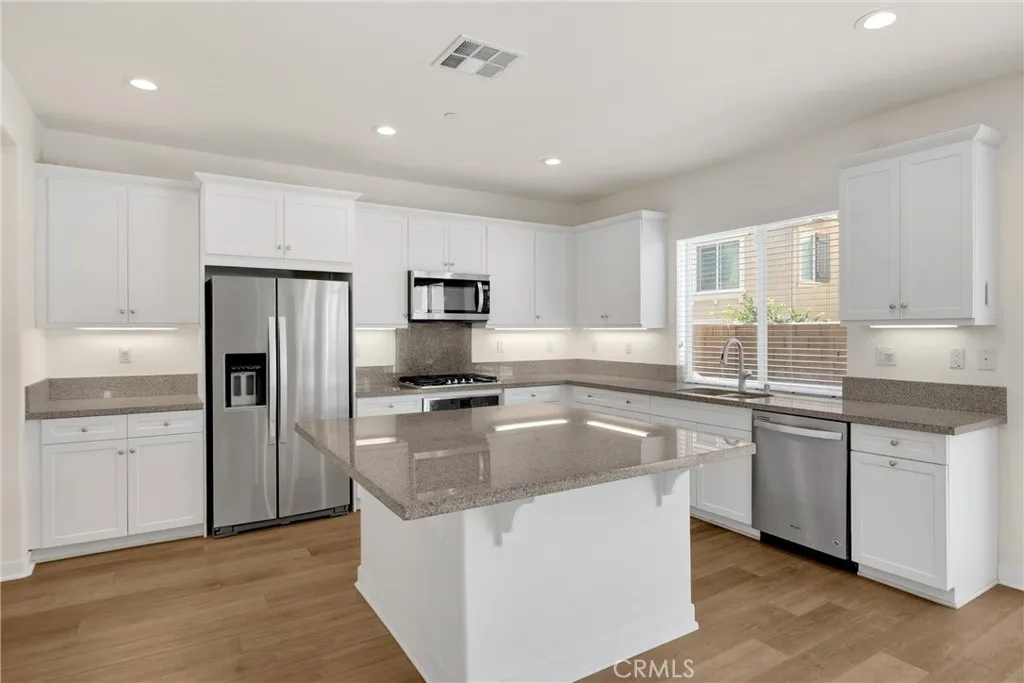 6340 Bluestone, Fontana, California 92336 home-pic-38