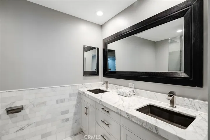 double sinks and plenty of storage
