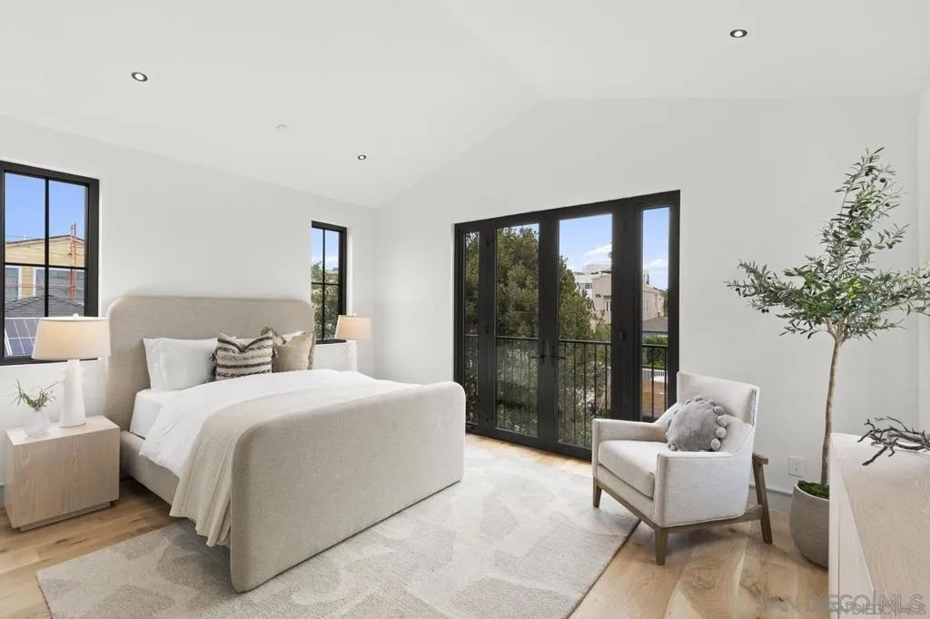 442 Westbourne St 2, La Jolla, California 92037 home-pic-25