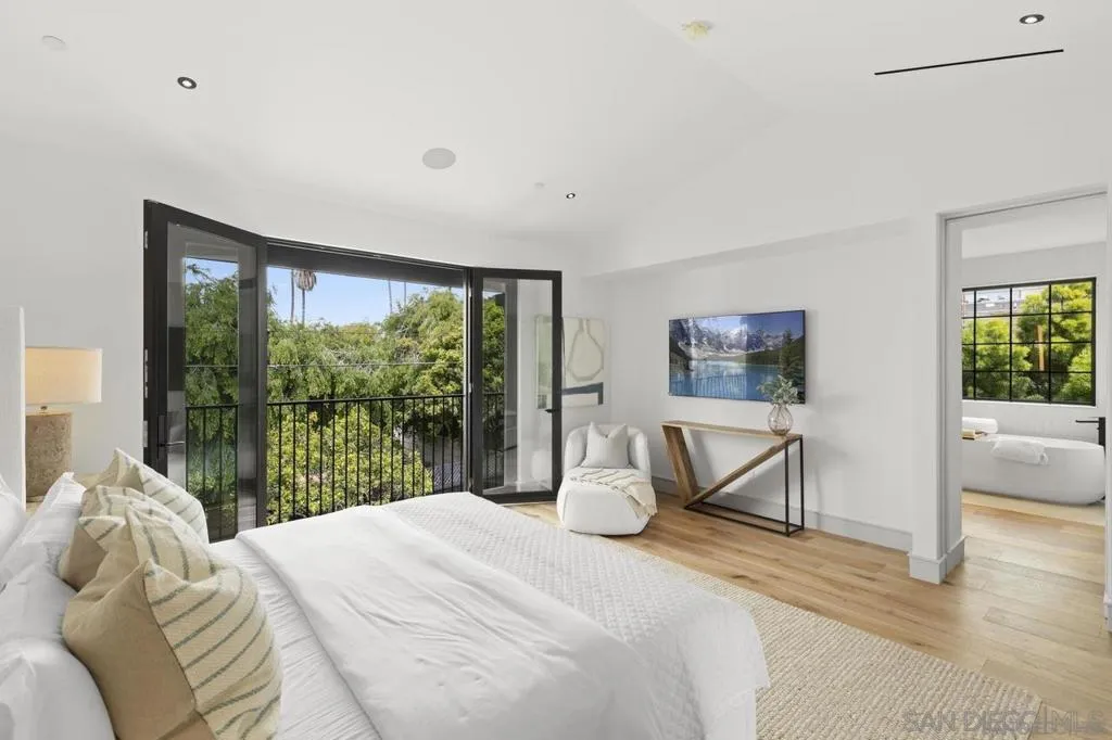 442 Westbourne St 2, La Jolla, California 92037 home-pic-28