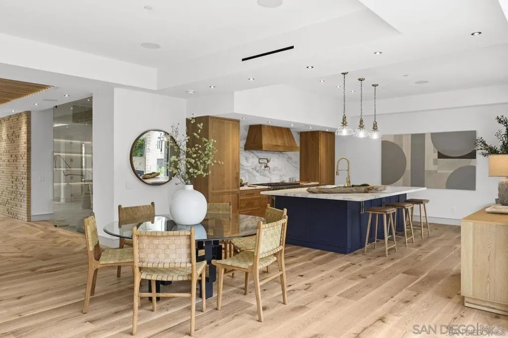 442 Westbourne St 2, La Jolla, California 92037 home-pic-18