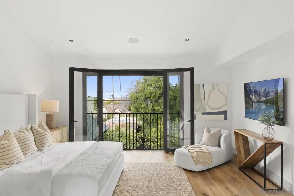 442 Westbourne St 2, La Jolla, California 92037 home-pic-33