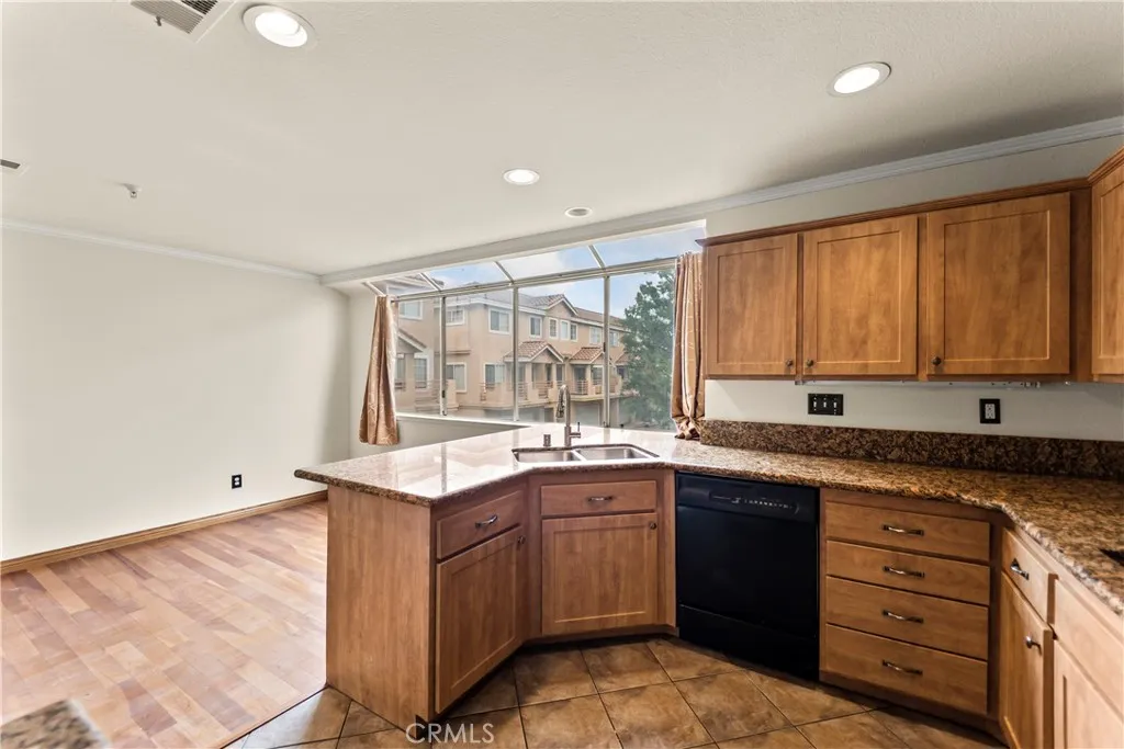 13957 Lemoli Avenue, Hawthorne, California 90250 home-pic-17