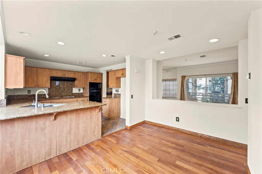 13957 Lemoli Avenue, Hawthorne, California 90250 home-pic-16