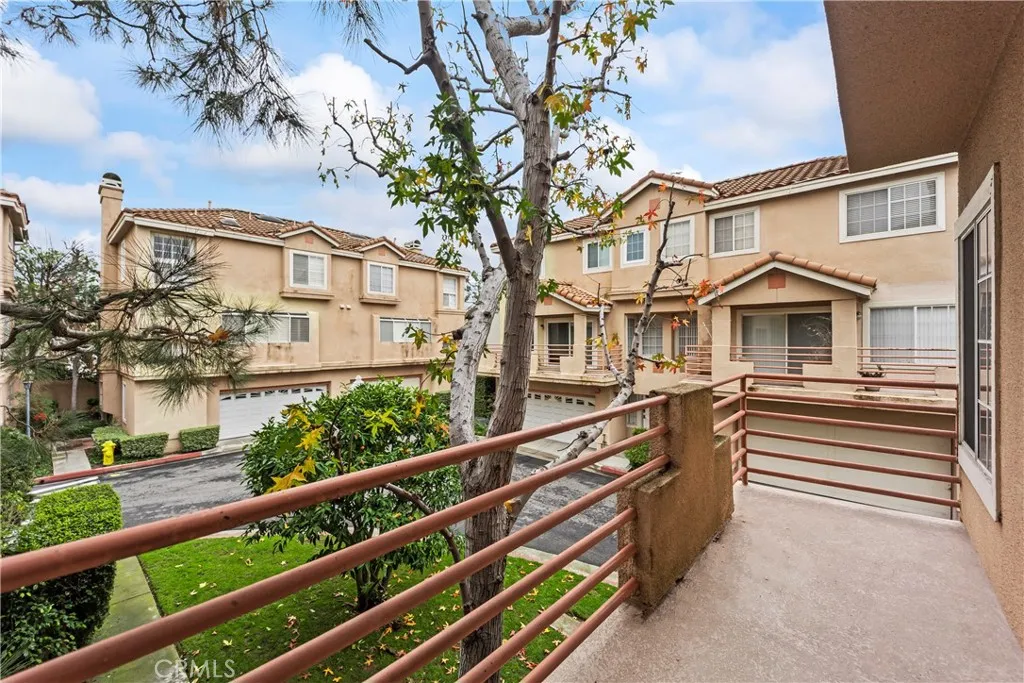 13957 Lemoli Avenue, Hawthorne, California 90250 home-pic-20