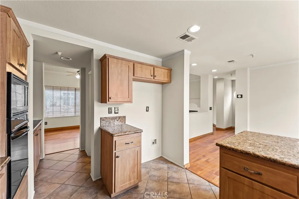 13957 Lemoli Avenue, Hawthorne, California 90250 home-pic-15
