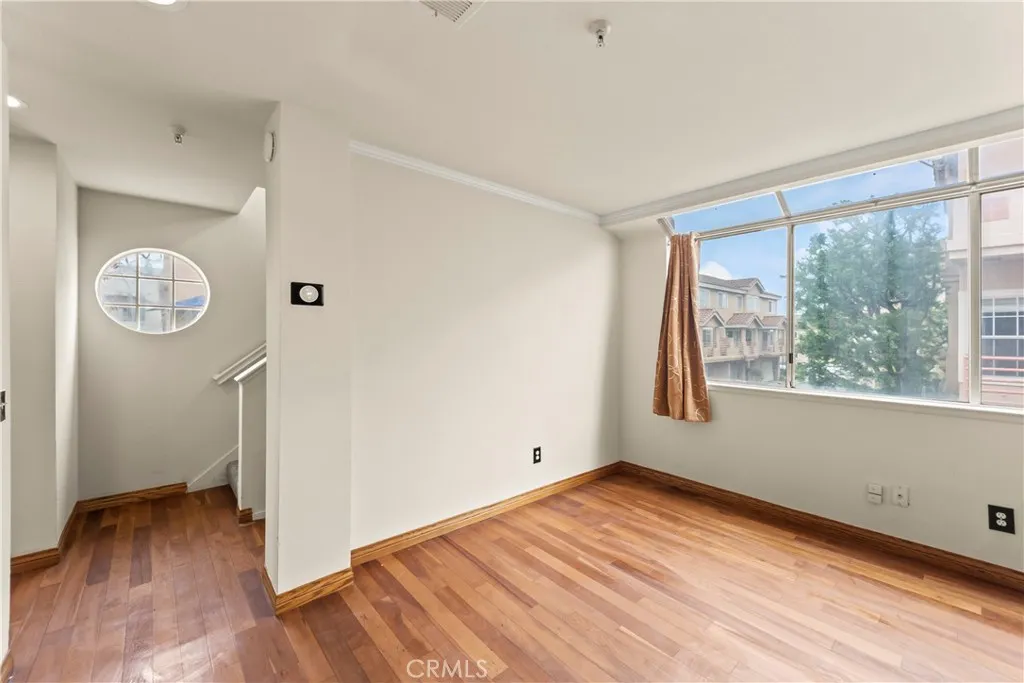 13957 Lemoli Avenue, Hawthorne, California 90250 home-pic-18
