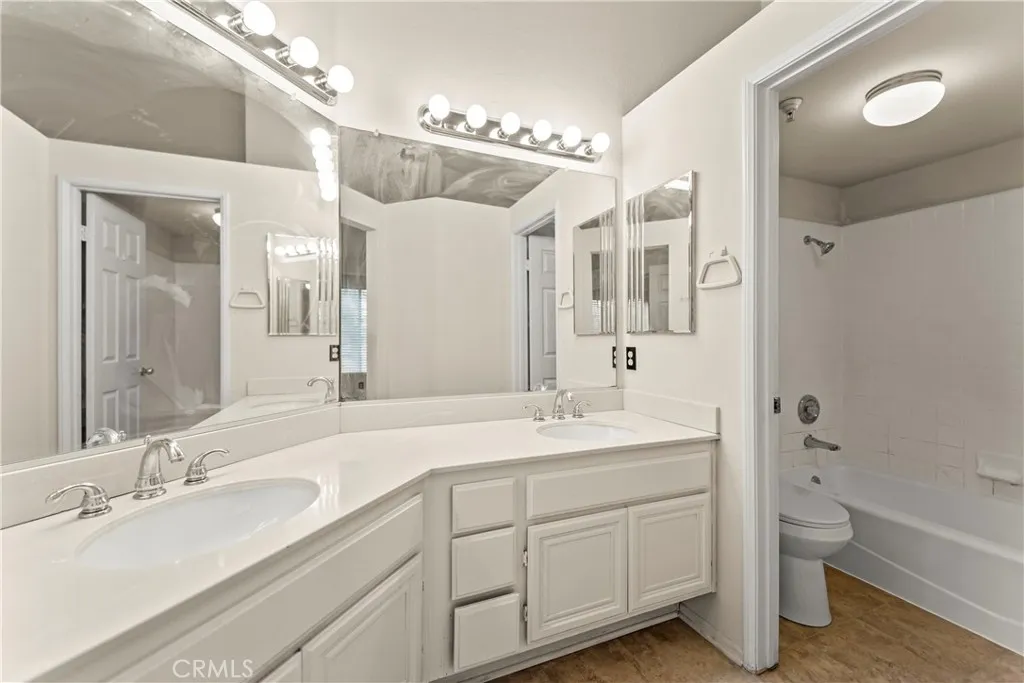 13957 Lemoli Avenue, Hawthorne, California 90250 home-pic-26