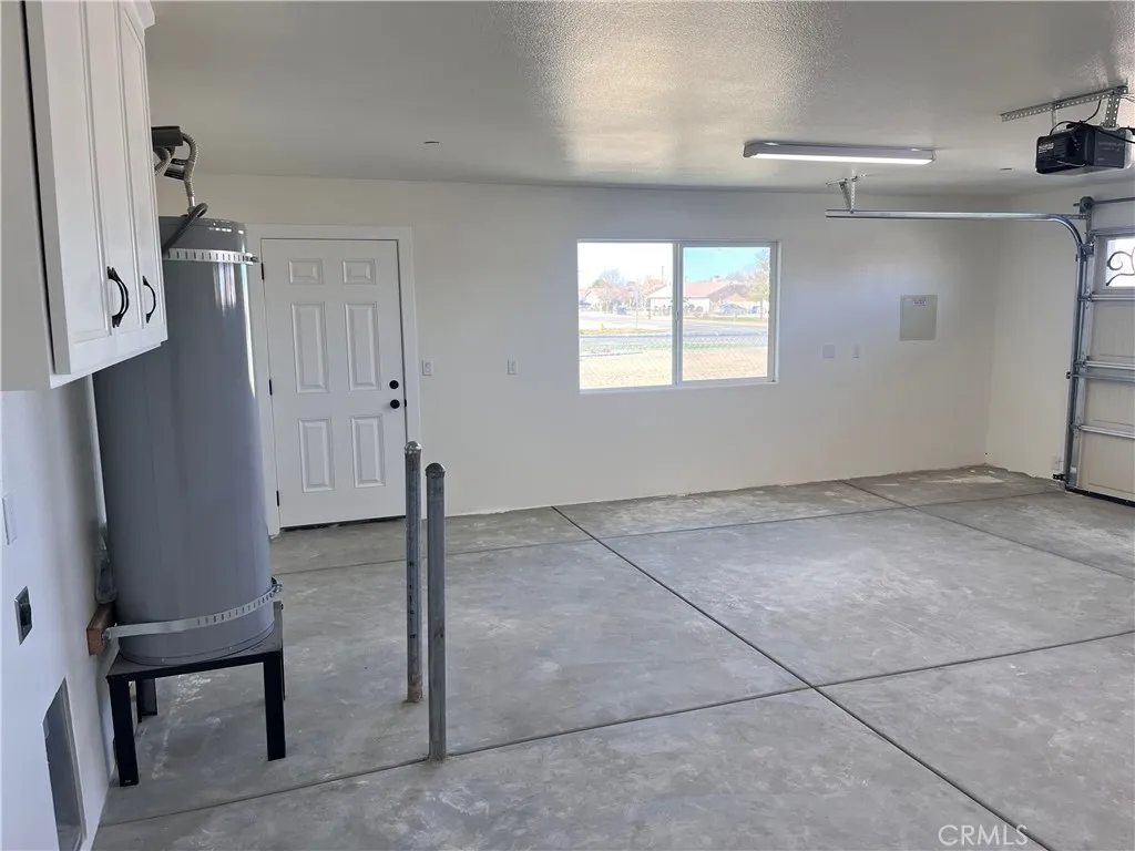 21305 Wren Street, Apple Valley, California 92308 home-pic-14
