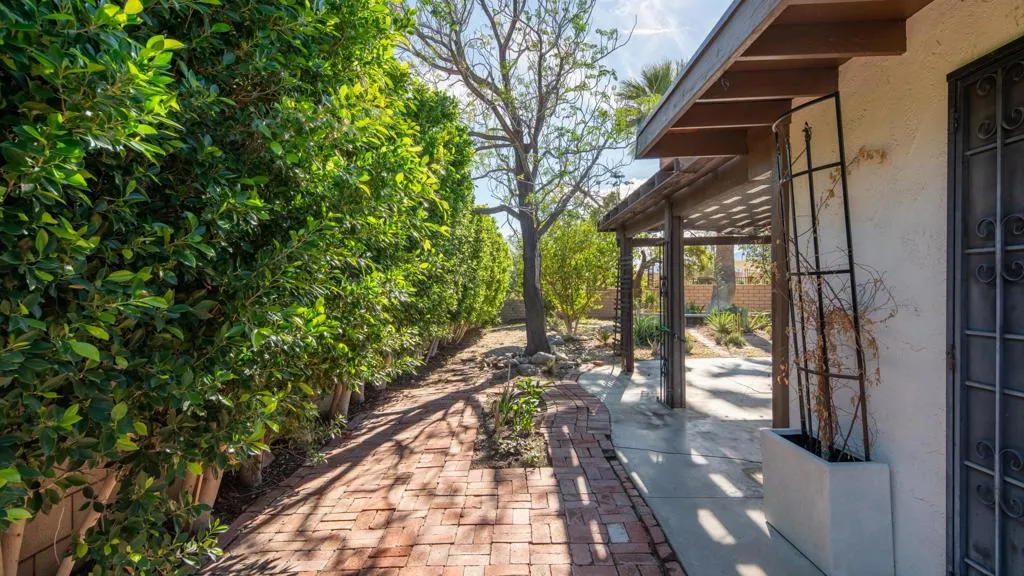9980 Hoylake Road, Desert Hot Springs, California 92240 home-pic-28
