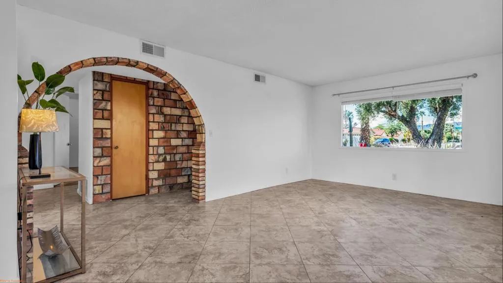 9980 Hoylake Road, Desert Hot Springs, California 92240 home-pic-4