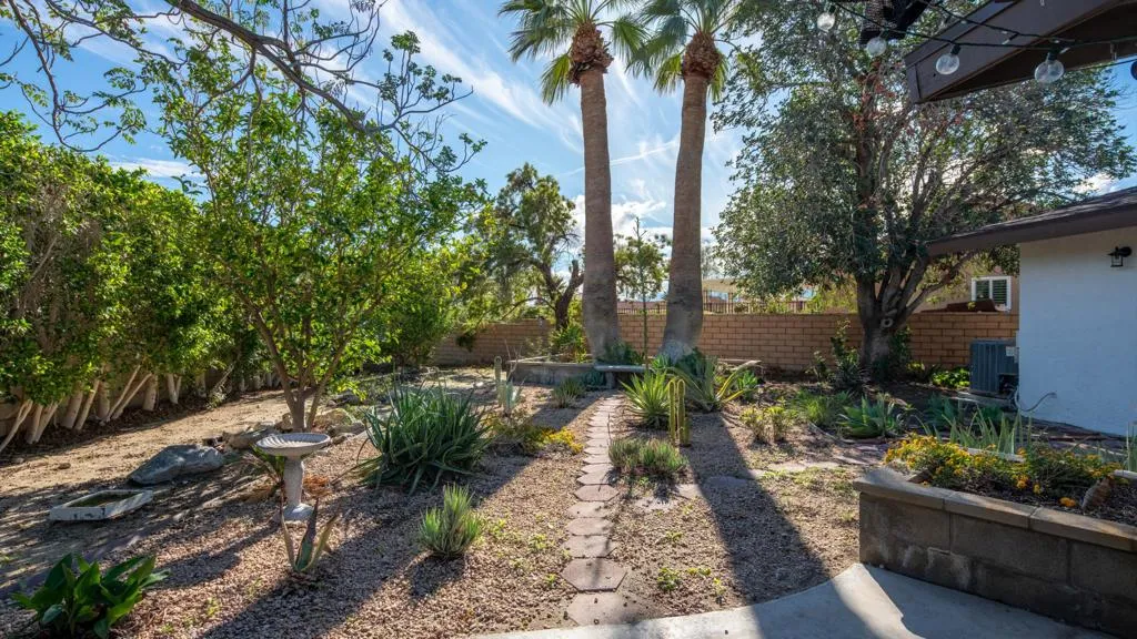 9980 Hoylake Road, Desert Hot Springs, California 92240 home-pic-33