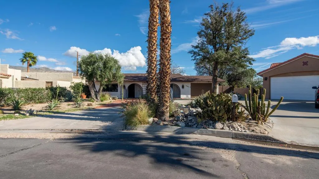 9980 Hoylake Road, Desert Hot Springs, California 92240 home-pic-39