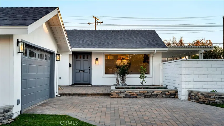 1657 Texas, Costa Mesa, California 92626