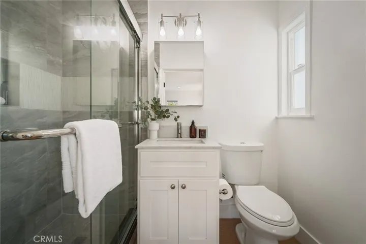 5115 West Boulevard, Los Angeles, California 90043